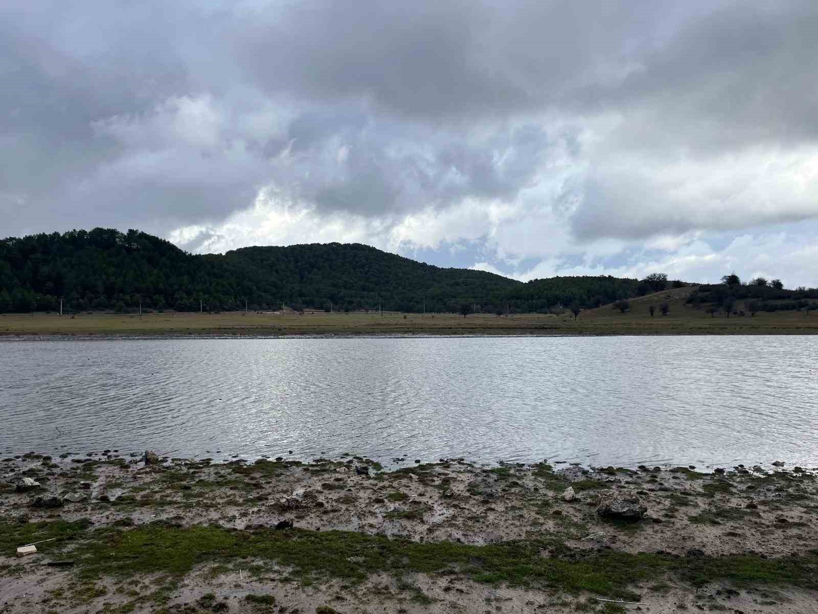 Buldan Yayla Gölünde sevindiren doluluk
Buldan Yayla Gölünde sevindiren doluluk