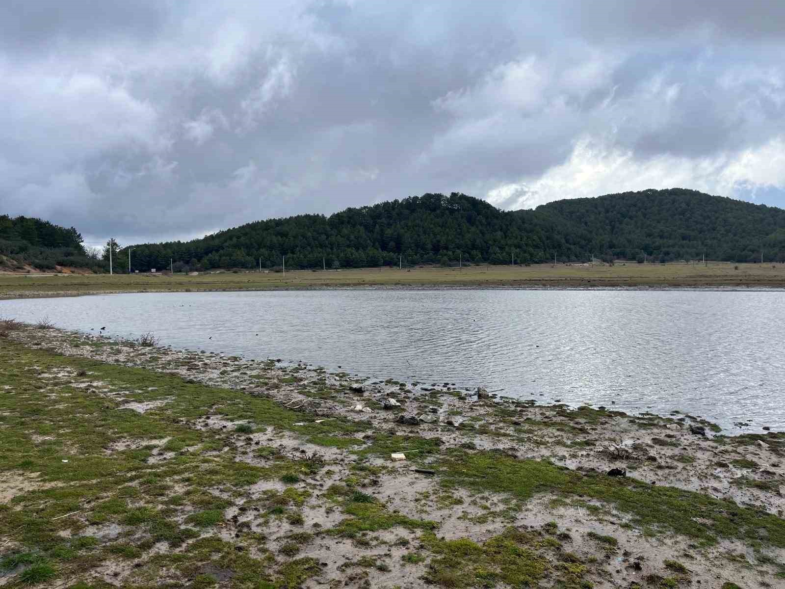 Buldan Yayla Gölünde sevindiren doluluk
Buldan Yayla Gölünde sevindiren doluluk