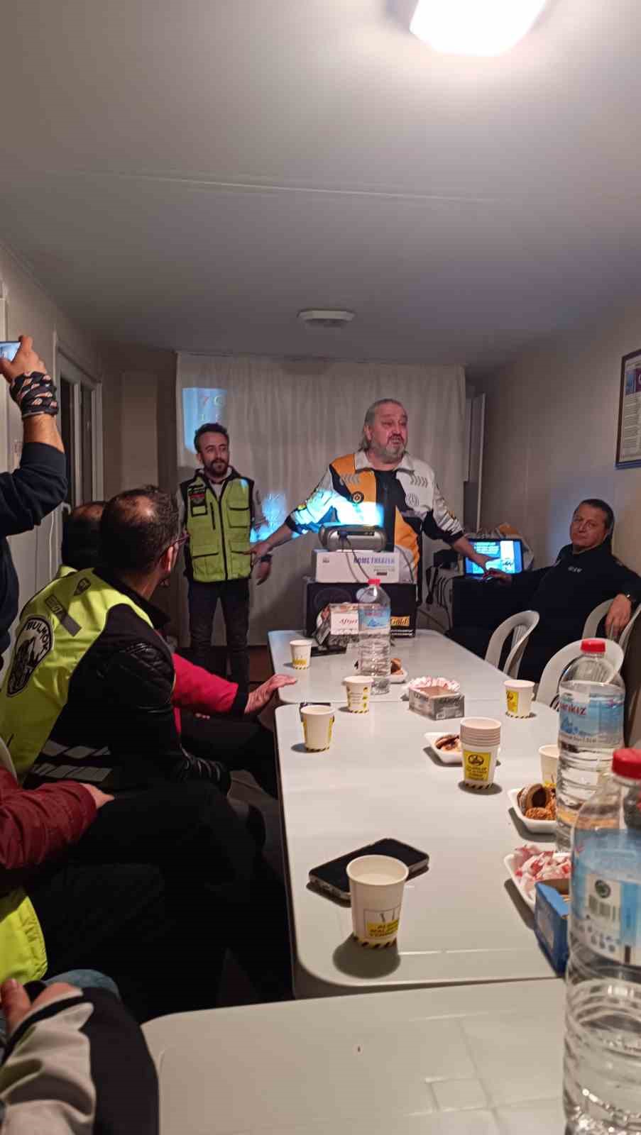 Buldanlı motosiklet sürücülerine ’güvenli sürüş’ eğitimi
