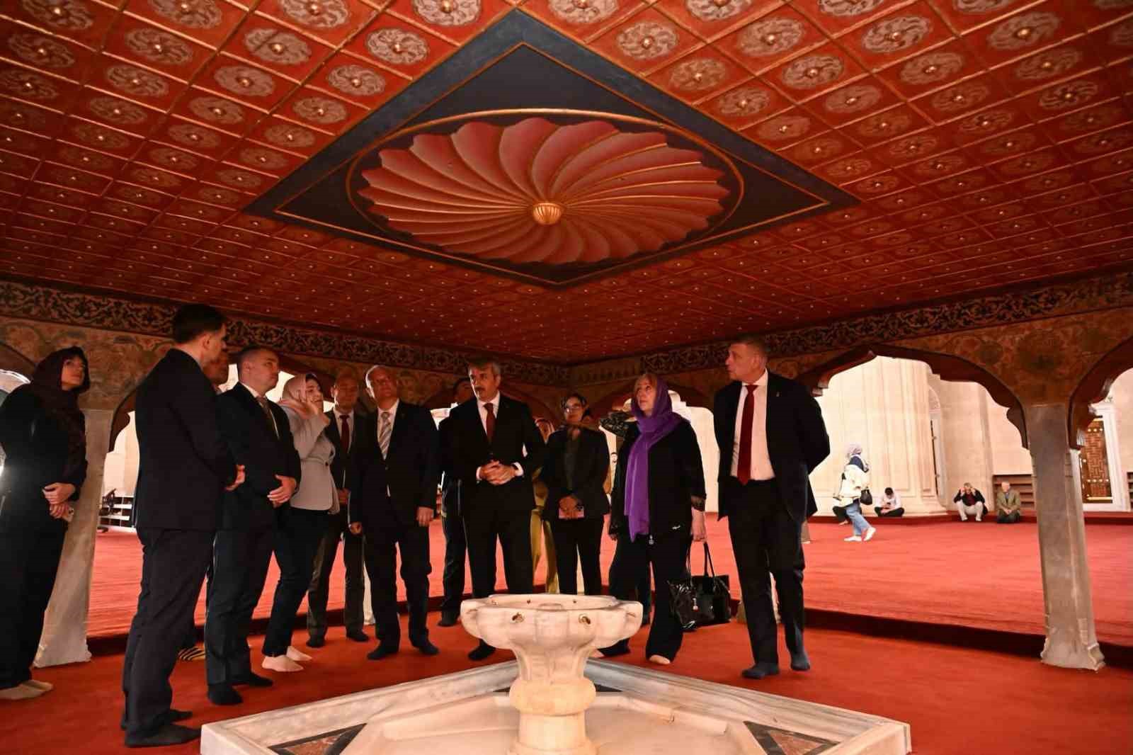 Bulgaristan İçişleri Bakanı Emil Dachev Selimiye Camii’ne hayran kaldı
