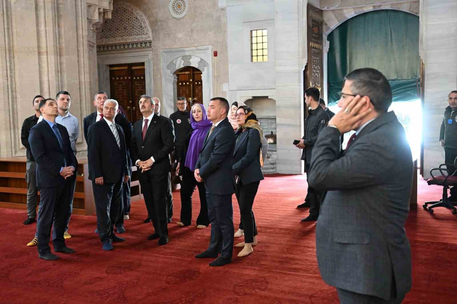 Bulgaristan İçişleri Bakanı Emil Dachev Selimiye Camii’ne hayran kaldı
