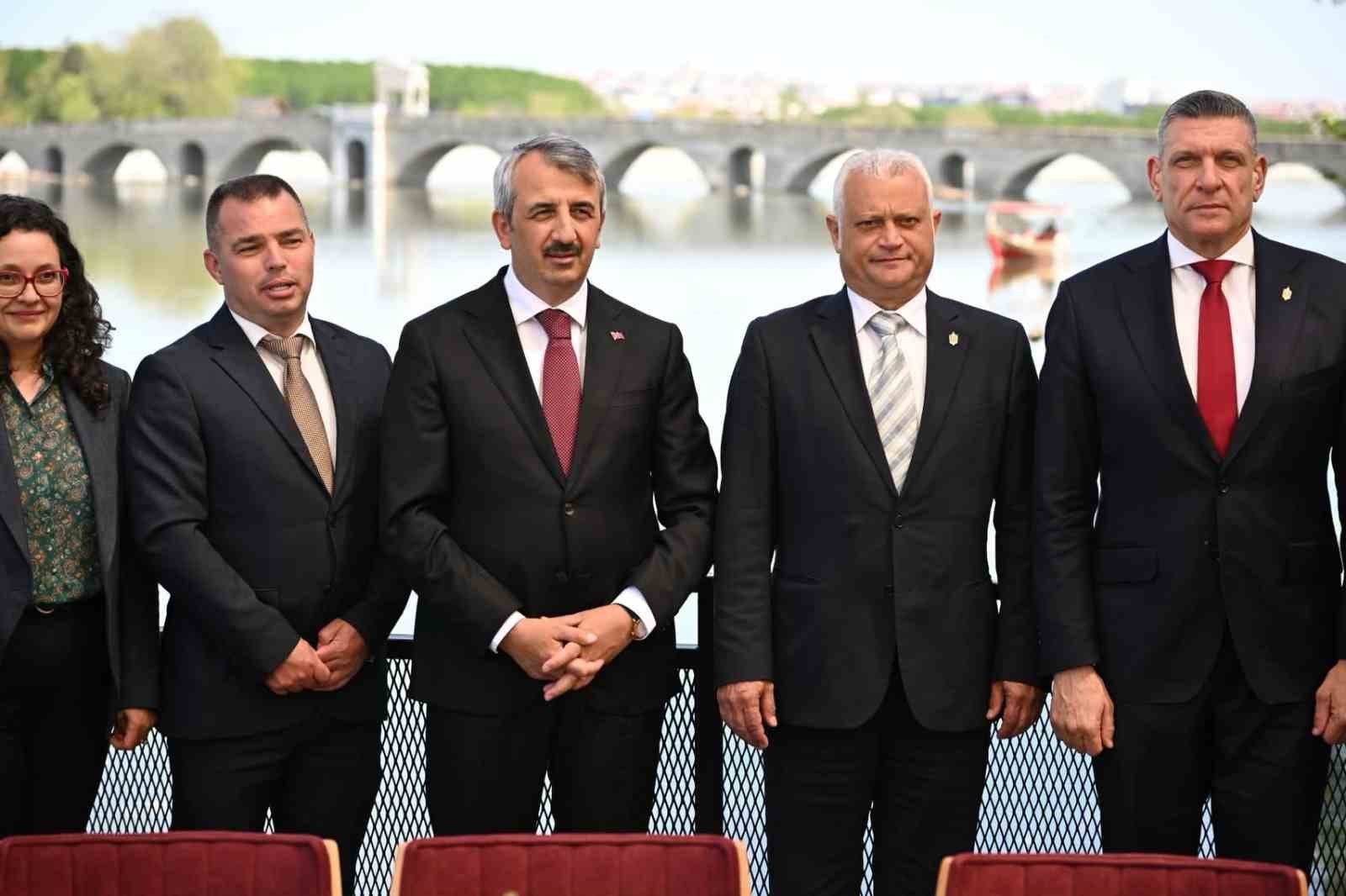 Bulgaristan İçişleri Bakanı Emil Dachev Selimiye Camii’ne hayran kaldı
