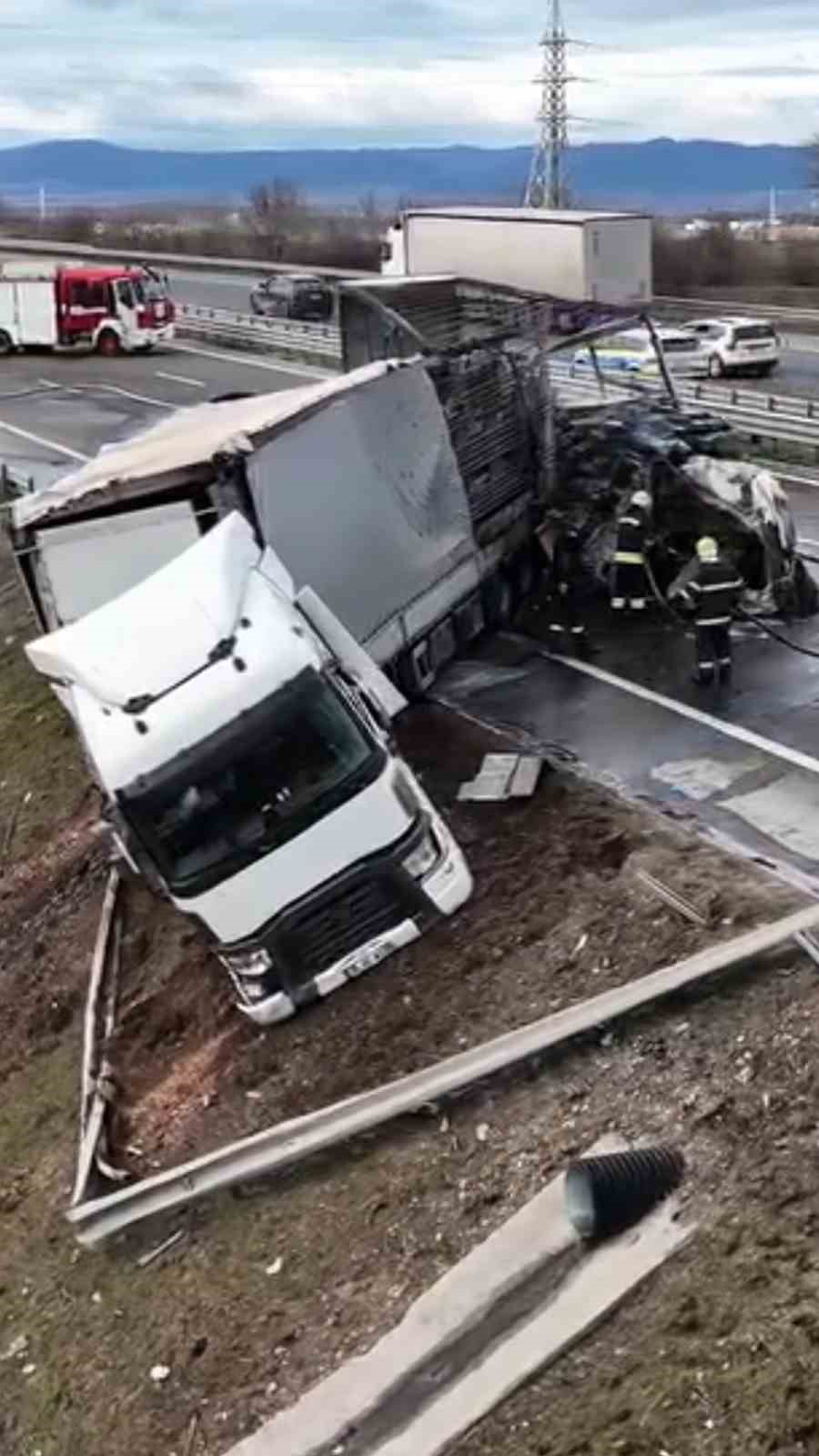 Bulgaristan’da tır kazası: 2 Türk şoför hayatını kaybetti
