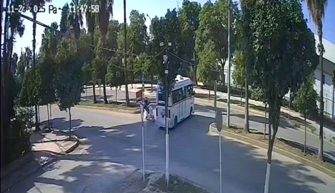 Bulvarda sürekli kaza olmasına esnaf isyan etti
