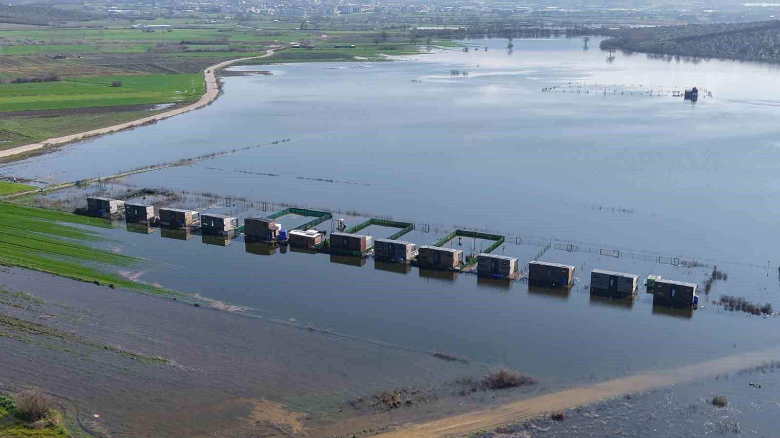 Bungalovlar, göl evi oldu
