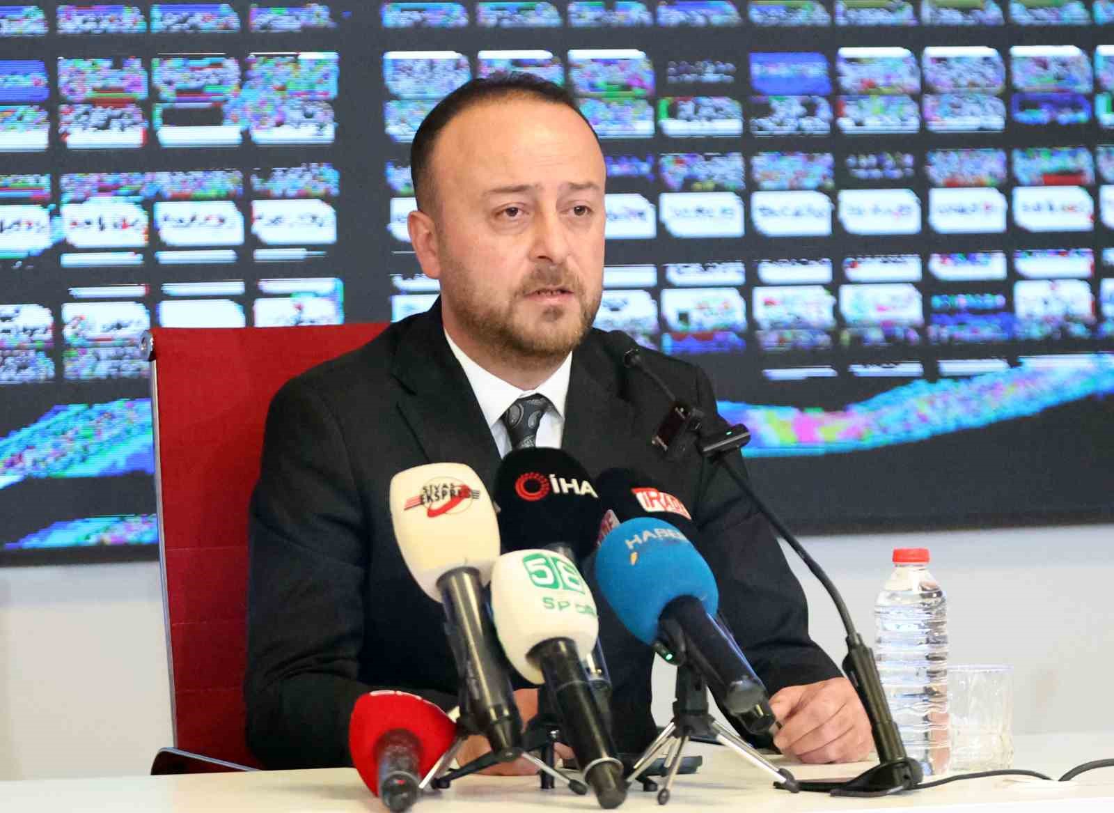 Burak Özçoban: "Kongrede aday değilim"
