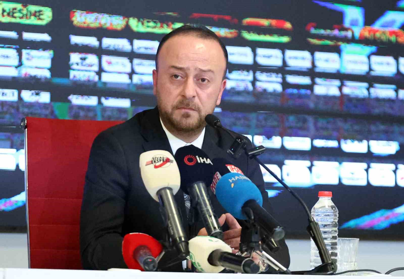 Burak Özçoban: "Kongrede aday değilim"
