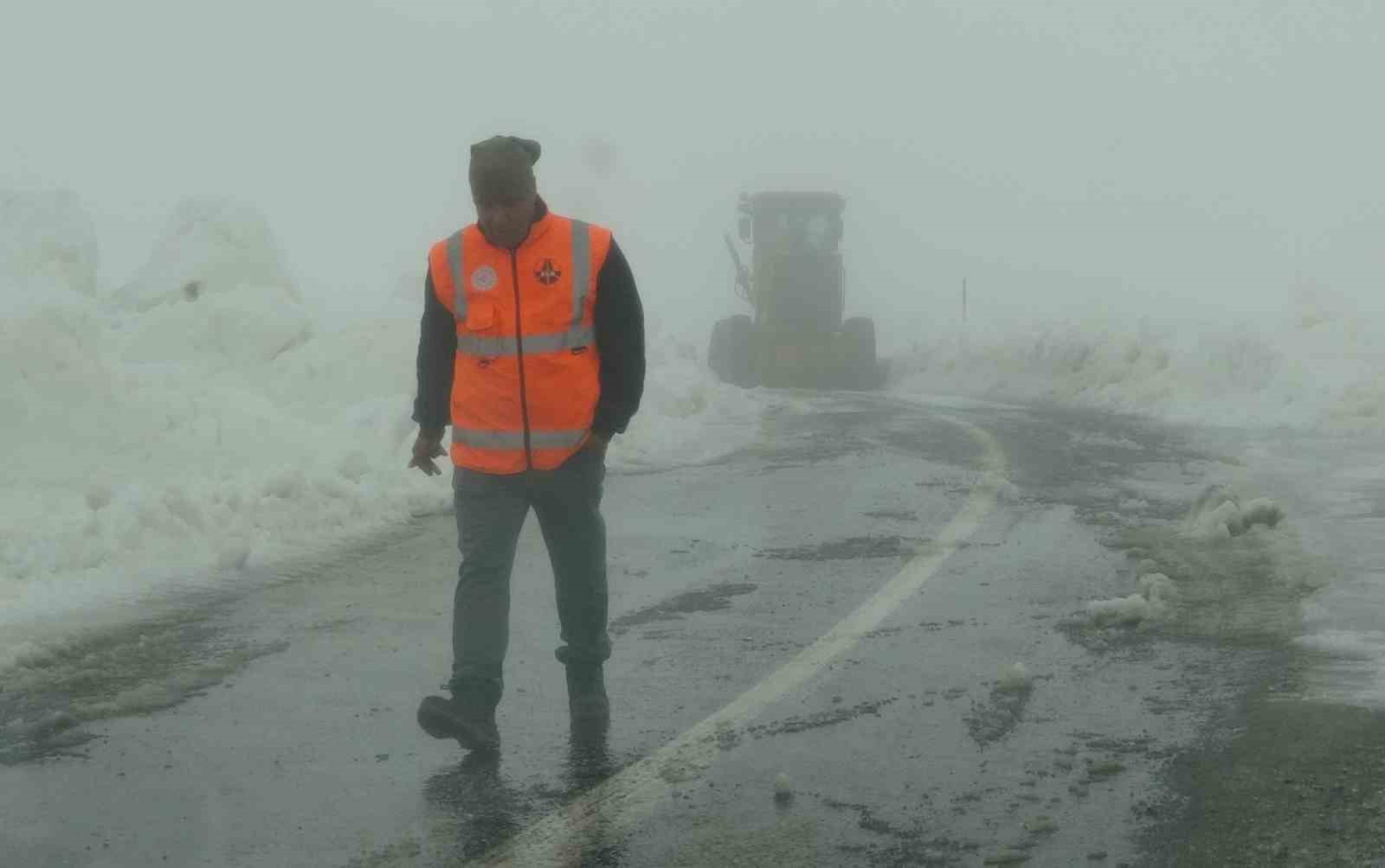 Burası ne Van ne Hakkari: Yaz şehri Mersin’de kar 2 metreyi aştı

