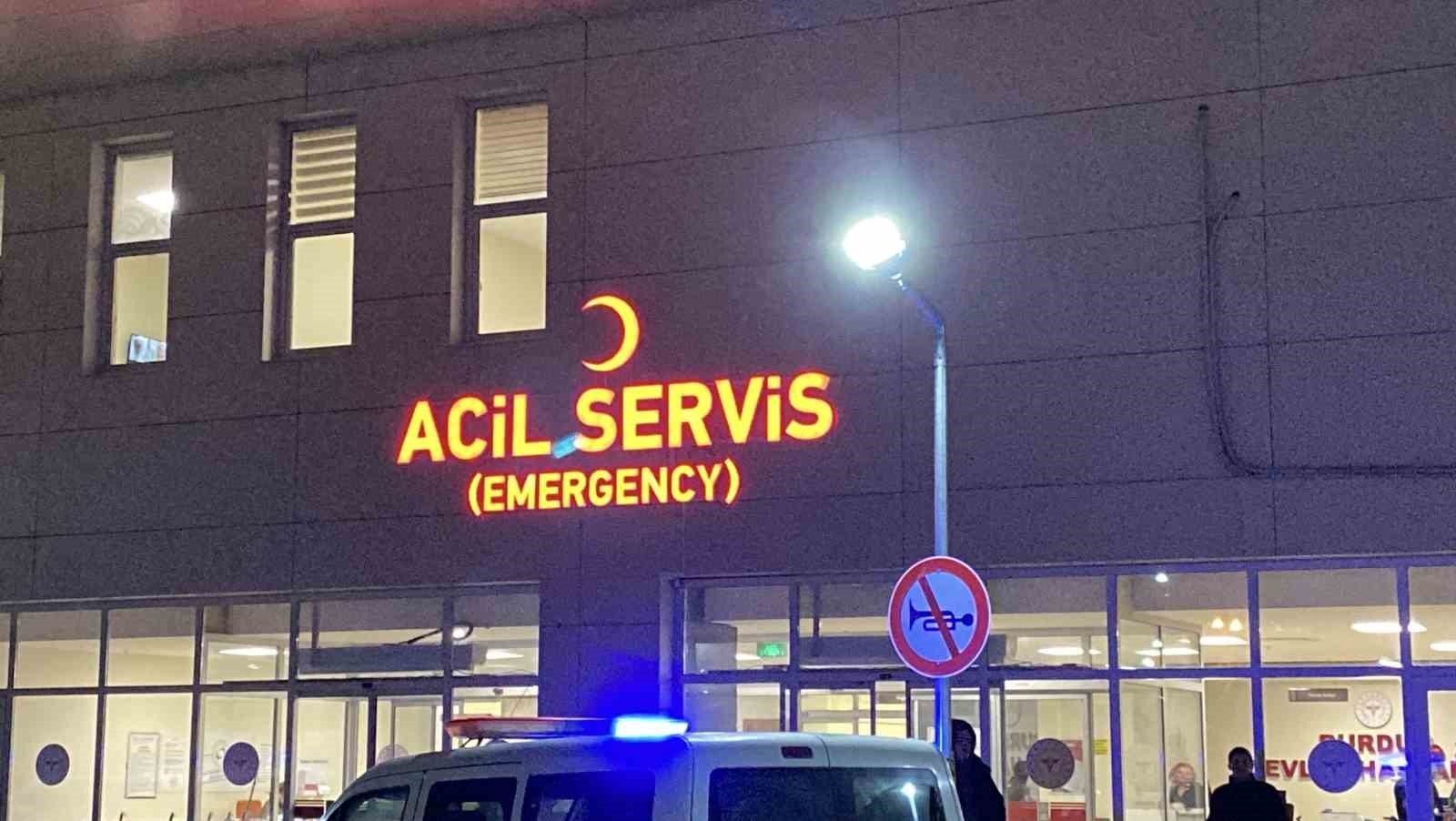 Burdur’da 17 yaşındaki gençlerin kavgası kanlı bitti: 2 yaralı
