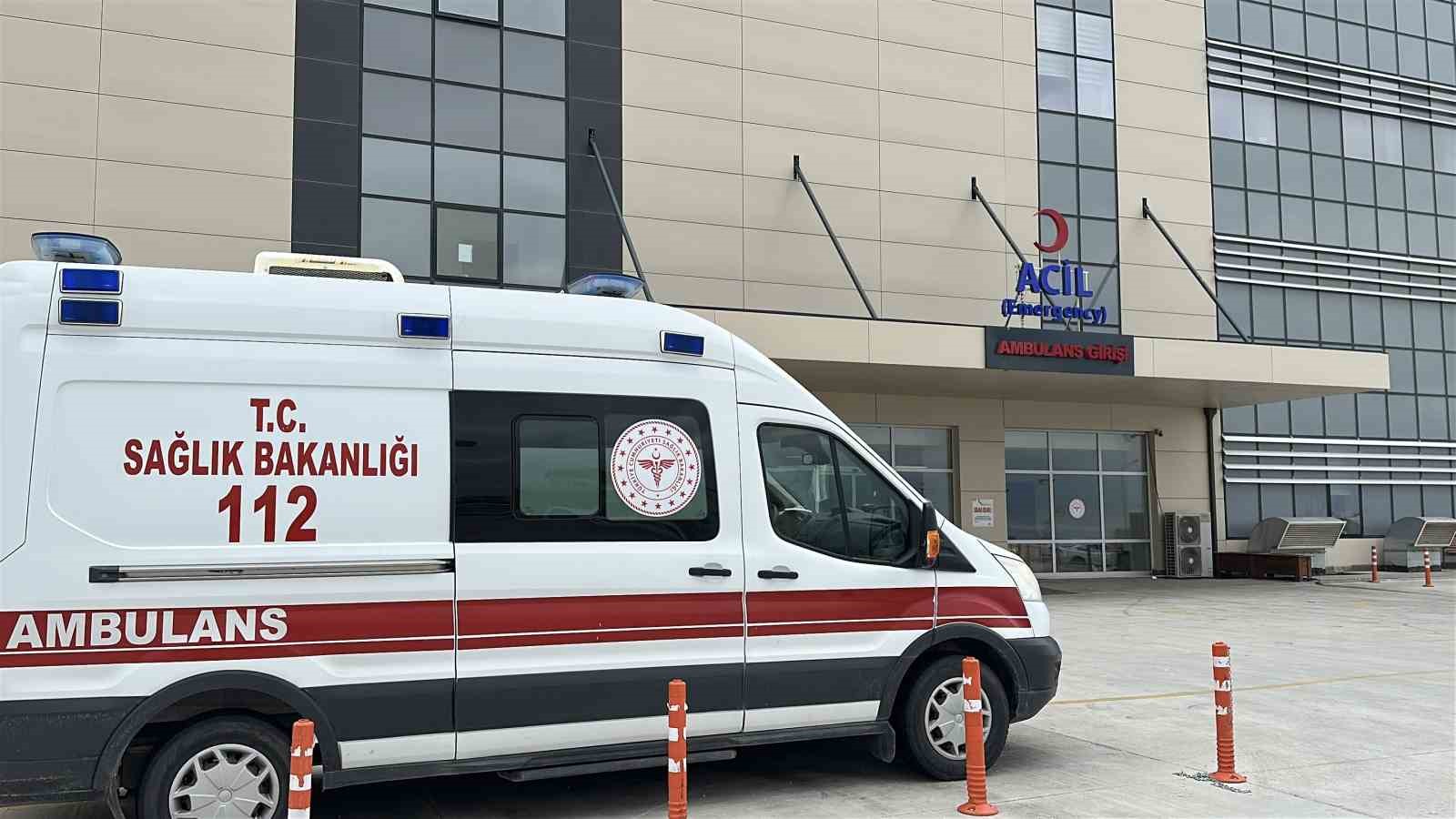 Burdur’da 2 genç tanımadığı bir kişi tarafından bıçaklandı
