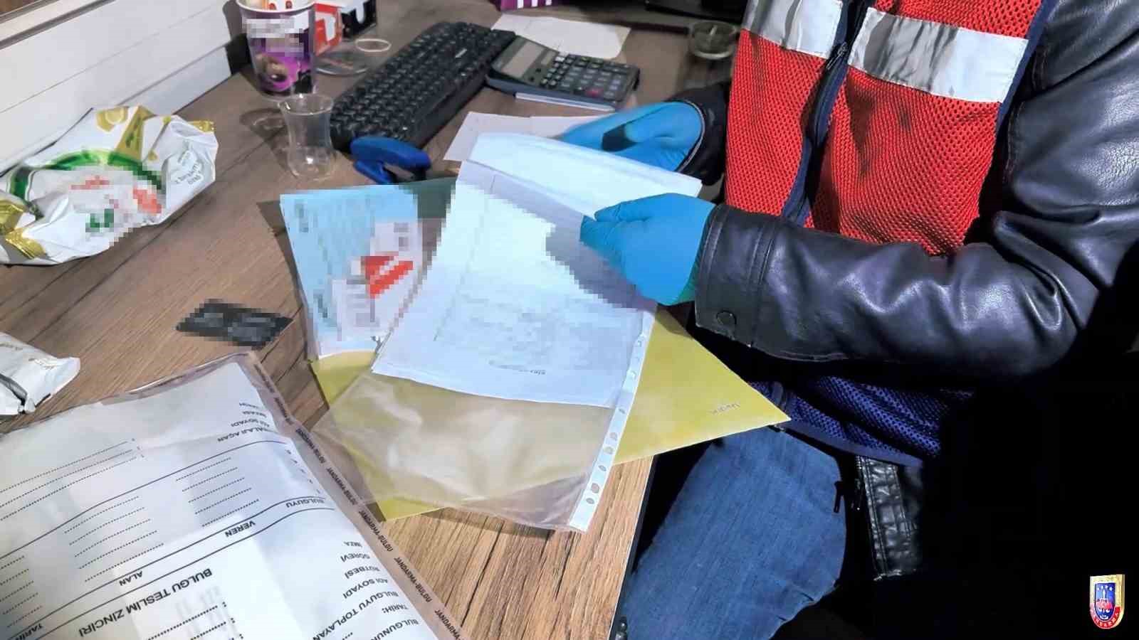 Burdur’da 27 milyon liralık tefecilik operasyonu: 1 tutuklama
Burdur’da 27 milyon liralık tefecilik operasyonu: 1 tutuklama