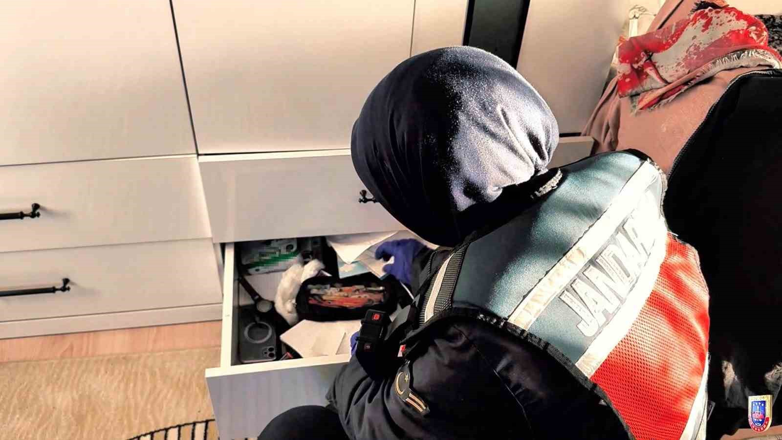 Burdur’da 27 milyon liralık tefecilik operasyonu: 1 tutuklama
Burdur’da 27 milyon liralık tefecilik operasyonu: 1 tutuklama