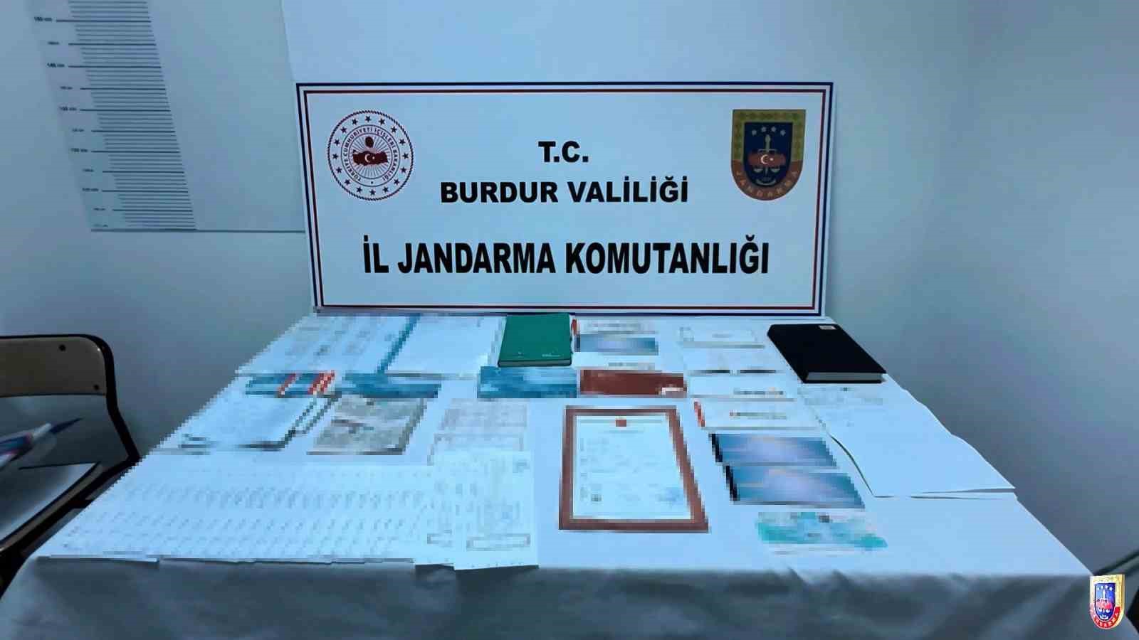 Burdur’da 27 milyon liralık tefecilik operasyonu: 1 tutuklama
Burdur’da 27 milyon liralık tefecilik operasyonu: 1 tutuklama