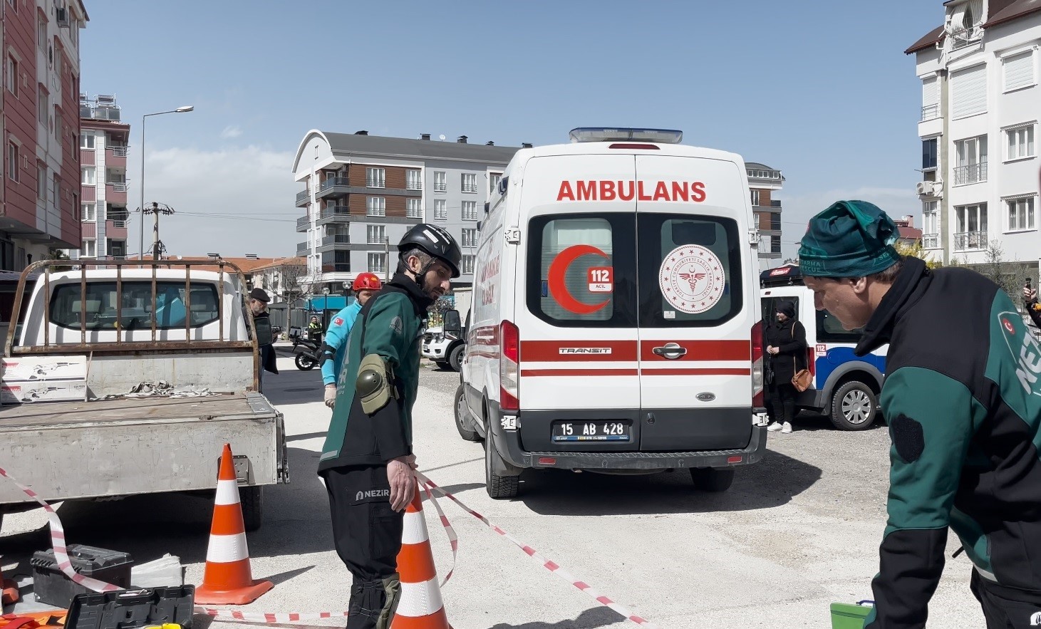 Burdur’da 5.7 büyüklüğündeki deprem tatbikatında gerçeği aratmayan görüntüler
