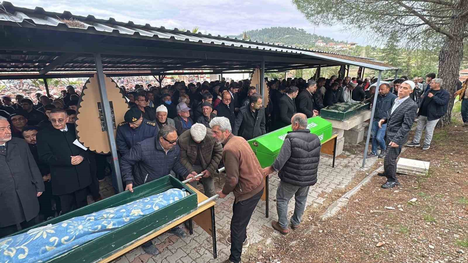 Burdur’da 7 kişinin öldüğü trafik kazasında beton mikserinin sürücüsü tutuklandı
