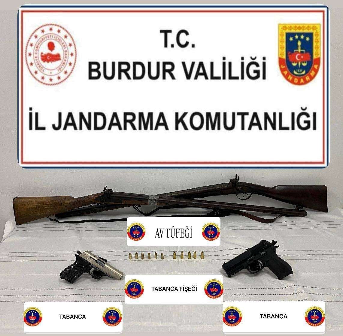Burdur’da çok sayıda ruhsatsız silah ve mühimmat ele geçirildi
