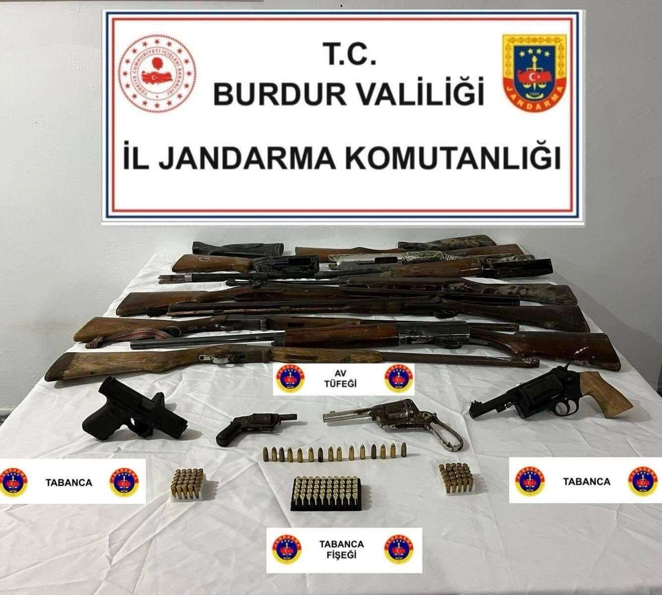 Burdur’da çok sayıda ruhsatsız silah ve mühimmat ele geçirildi
