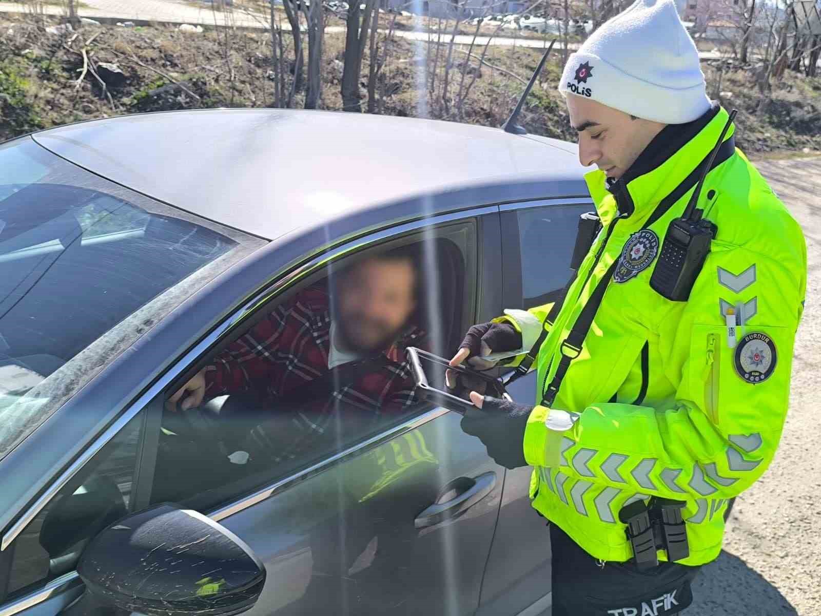 Burdur’da emniyet kemeri denetimi: 119 araç ve sürücüsüne ceza
