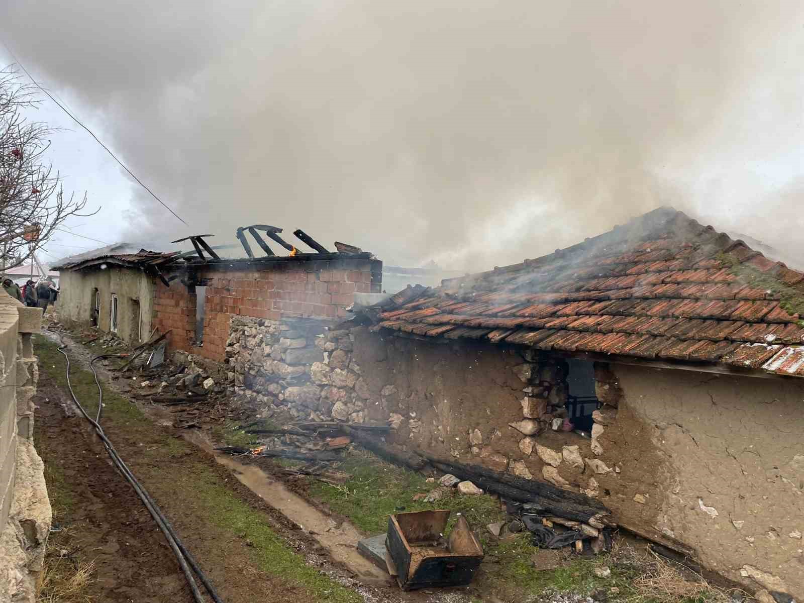 Burdur’da evde yangın paniği
