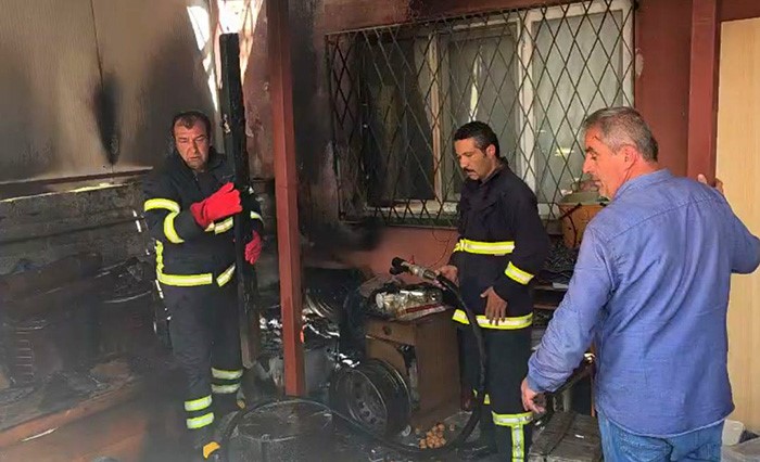 Burdur’da evin bitişiğindeki depoda yangın korkuttu
