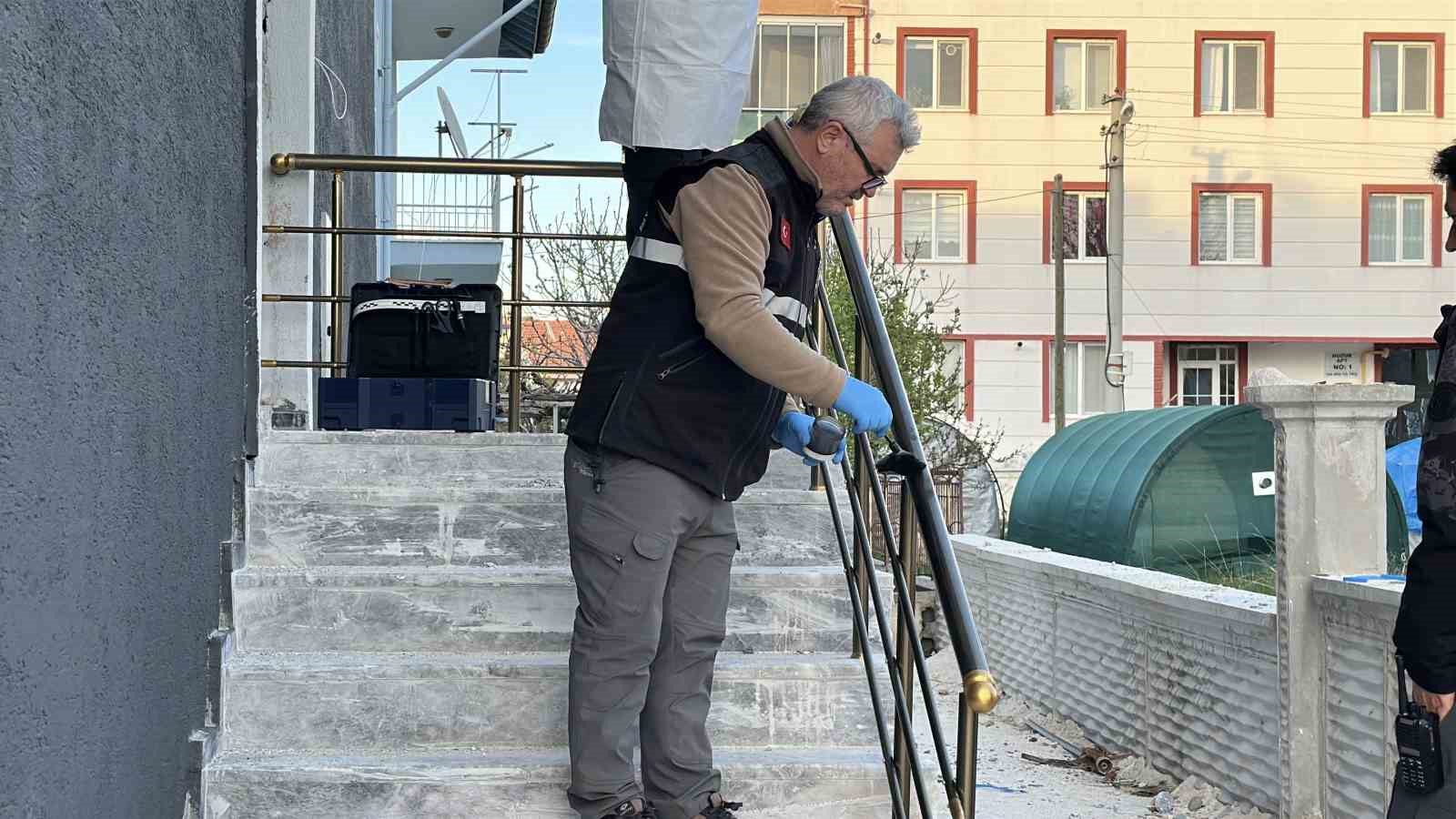 Burdur’da inşaat halindeki apartmana zarar veren şahıslar yakalandı
