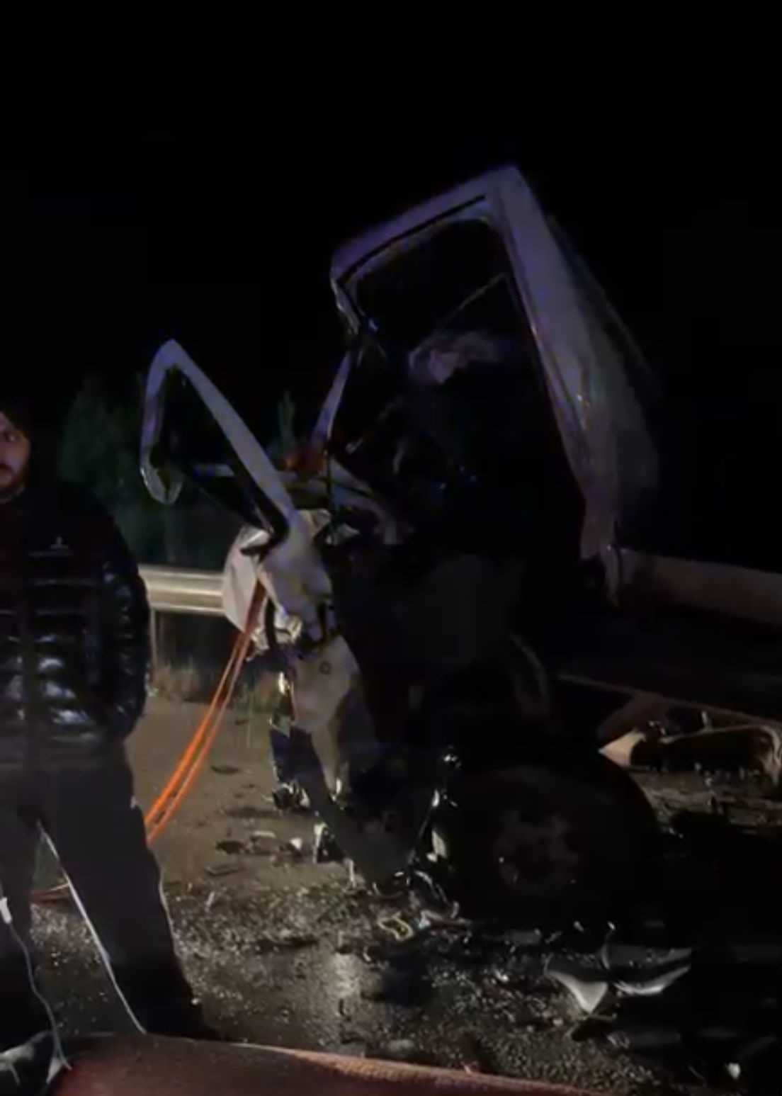 Burdur’da kamyonet ile tır çarpıştı: 2’si ağır 3 yaralı
