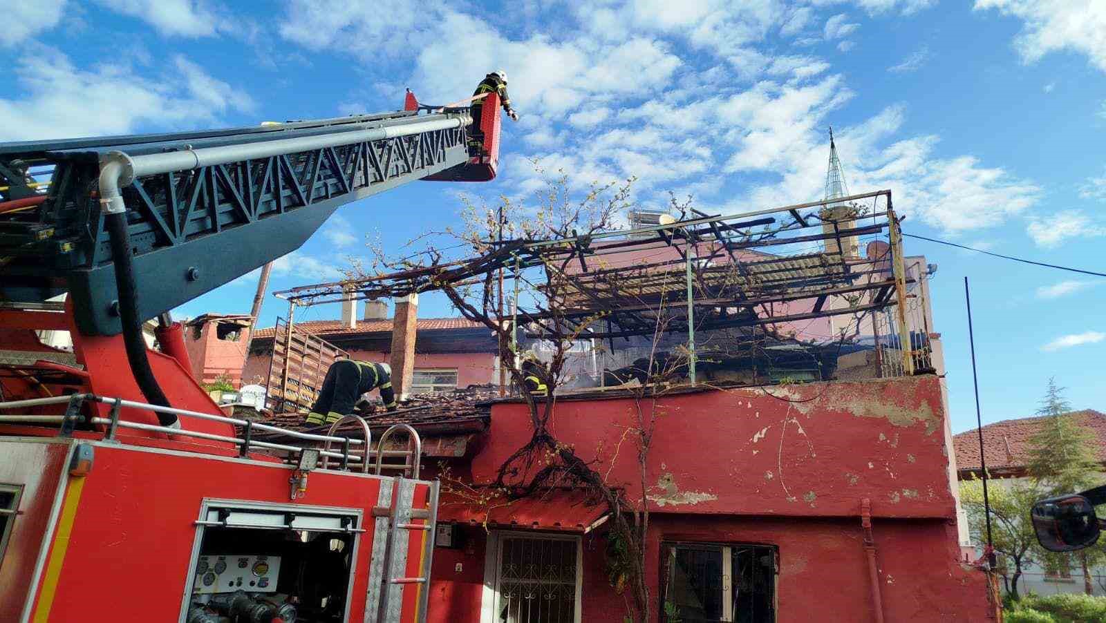 Burdur’da müstakil evde yangın paniği
