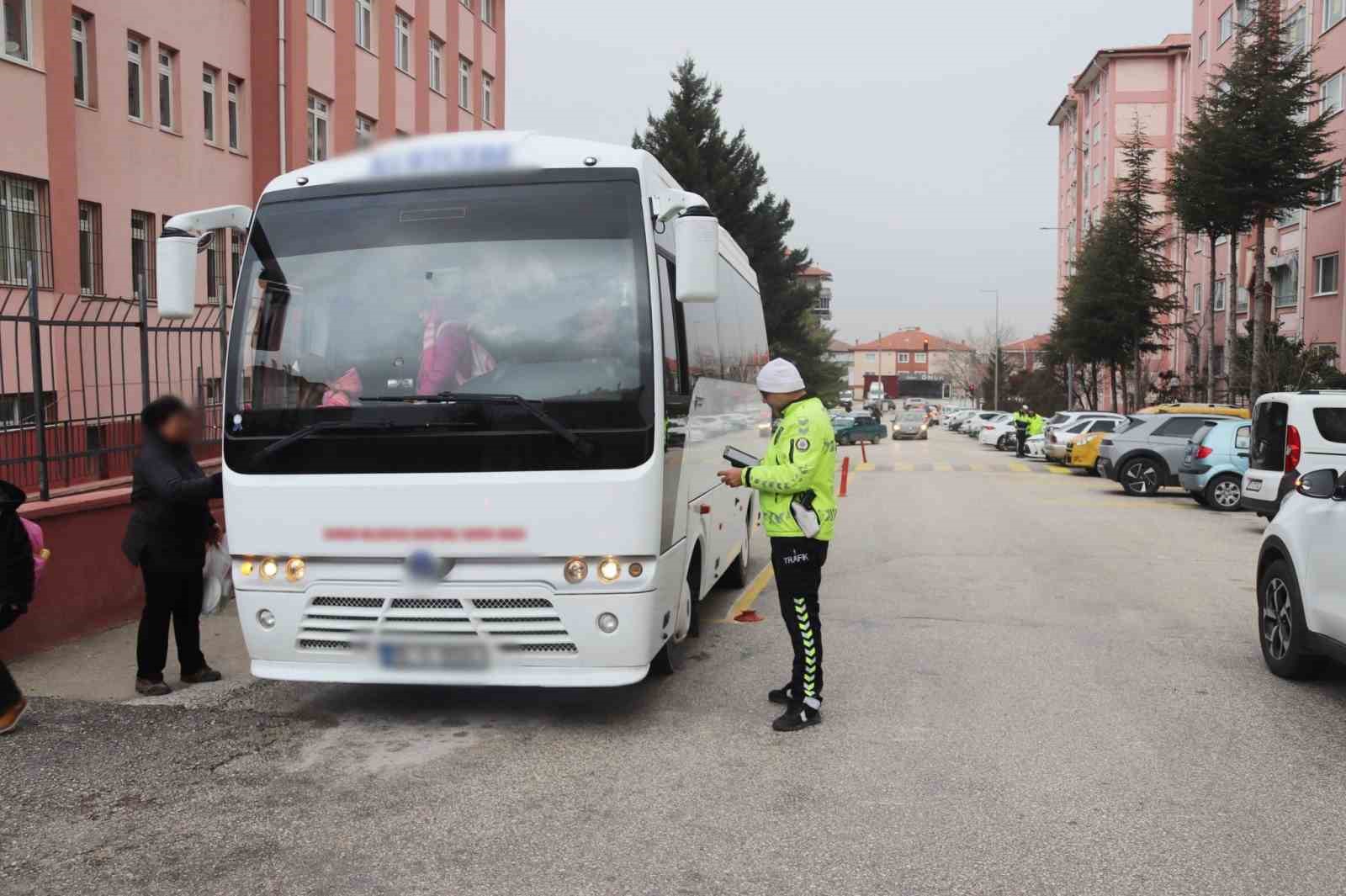 Burdur’da okul çevreleri ve servis araçlarına yönelik denetim
