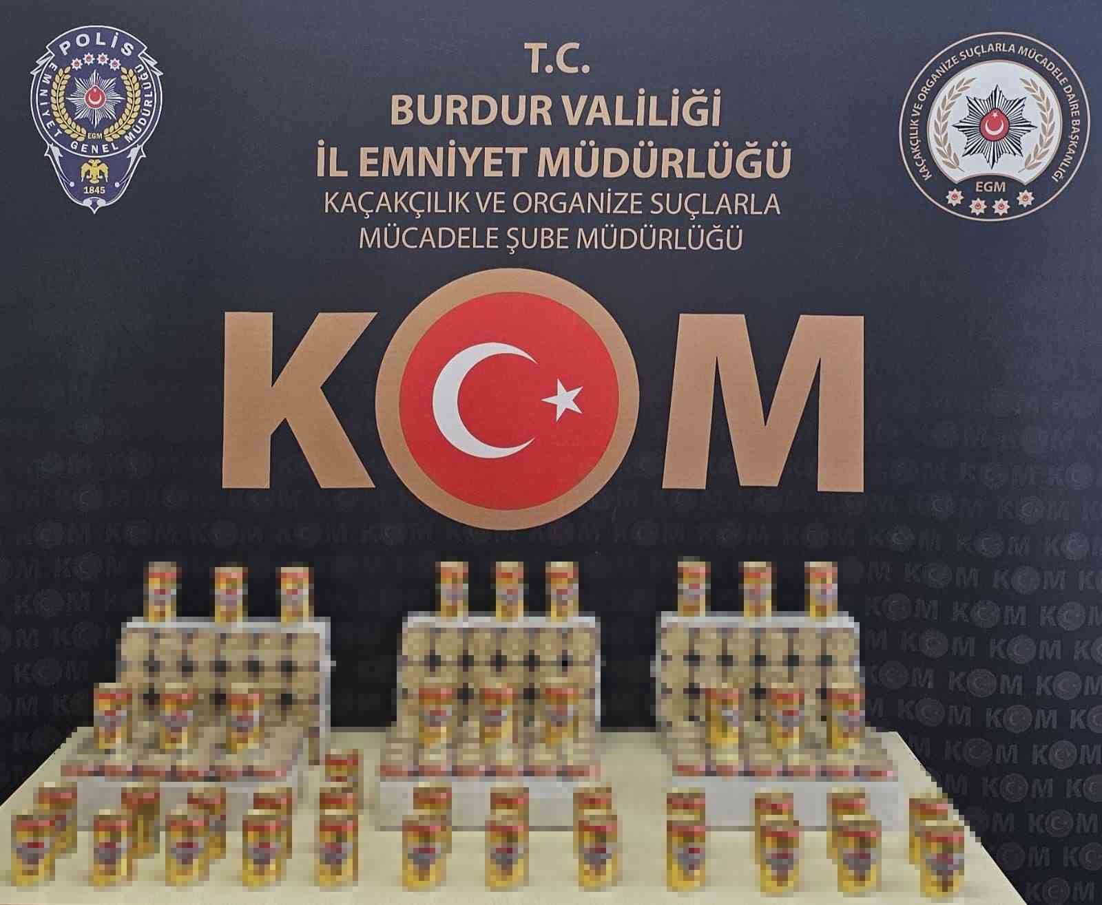 Burdur’da ruhsatsız silah ve kaçak alkol operasyonu
