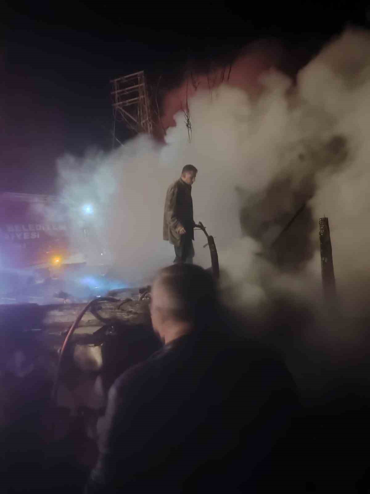 Burdur’da yanan ev kullanılamaz hale geldi
