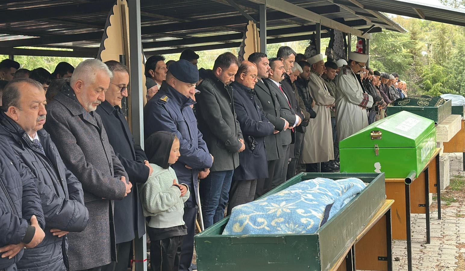 Burdur’daki kazada hayatını kaybeden tarım işçileri toprağa verildi
