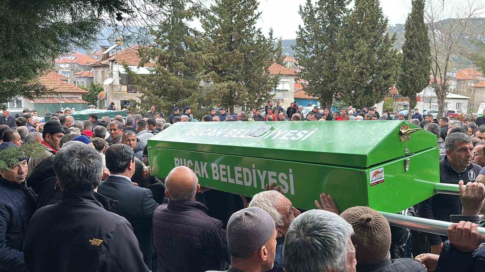 Burdur’daki kazada hayatını kaybeden tarım işçileri toprağa verildi
