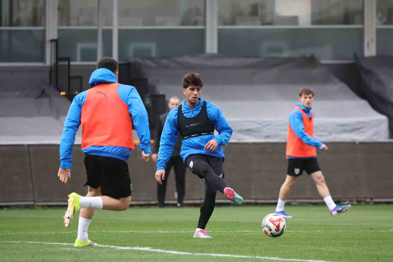 Burhan Eşer: "Zor bir karşılaşma olacak"
Burhan Eşer: "Zor bir karşılaşma olacak"