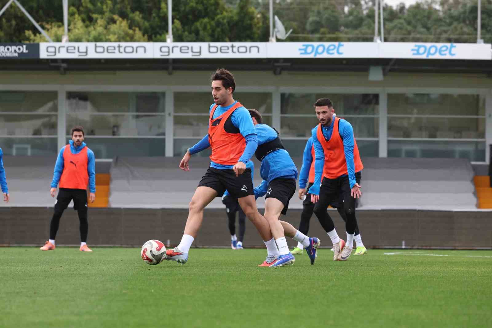 Burhan Eşer: "Zor bir karşılaşma olacak"
Burhan Eşer: "Zor bir karşılaşma olacak"