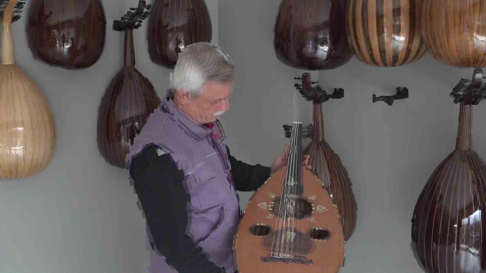 Burhan ustanın kişiye özel udları dünyaya açılıyor
