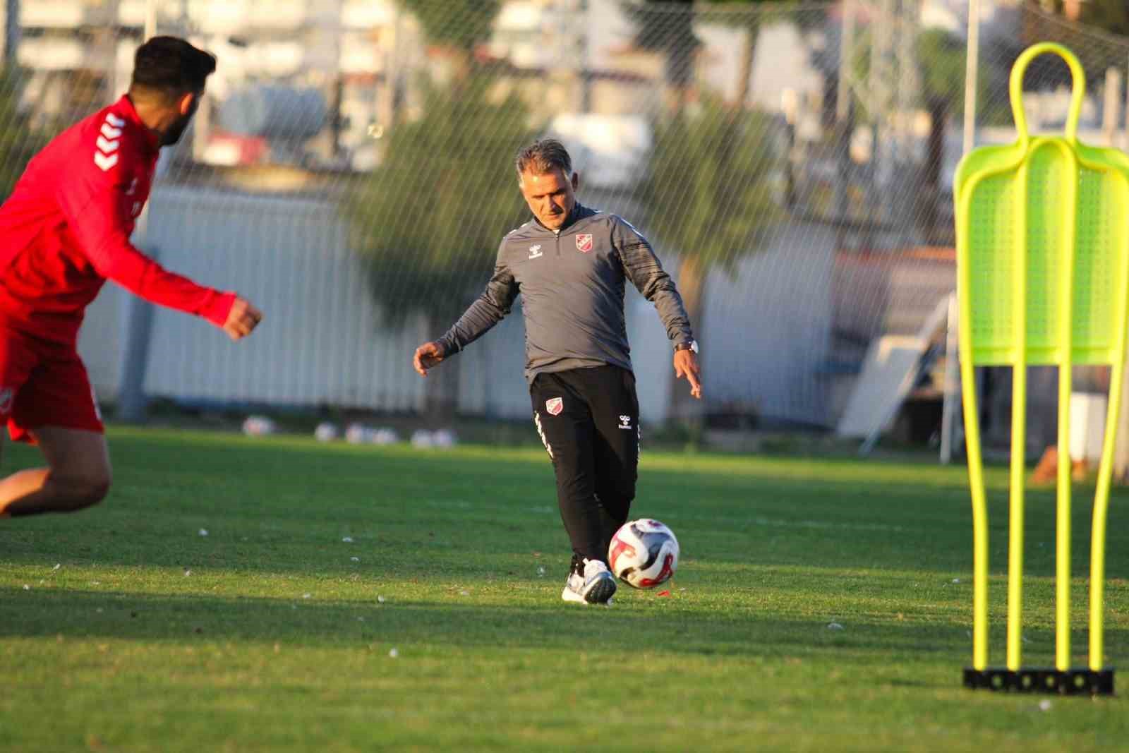 Burhanettin Basatemür: "Bütçemize uygun oyuncular aldık"
