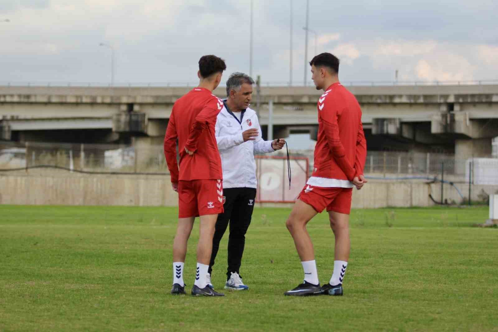 Burhanettin Basatemür: "Bütçemize uygun oyuncular aldık"
