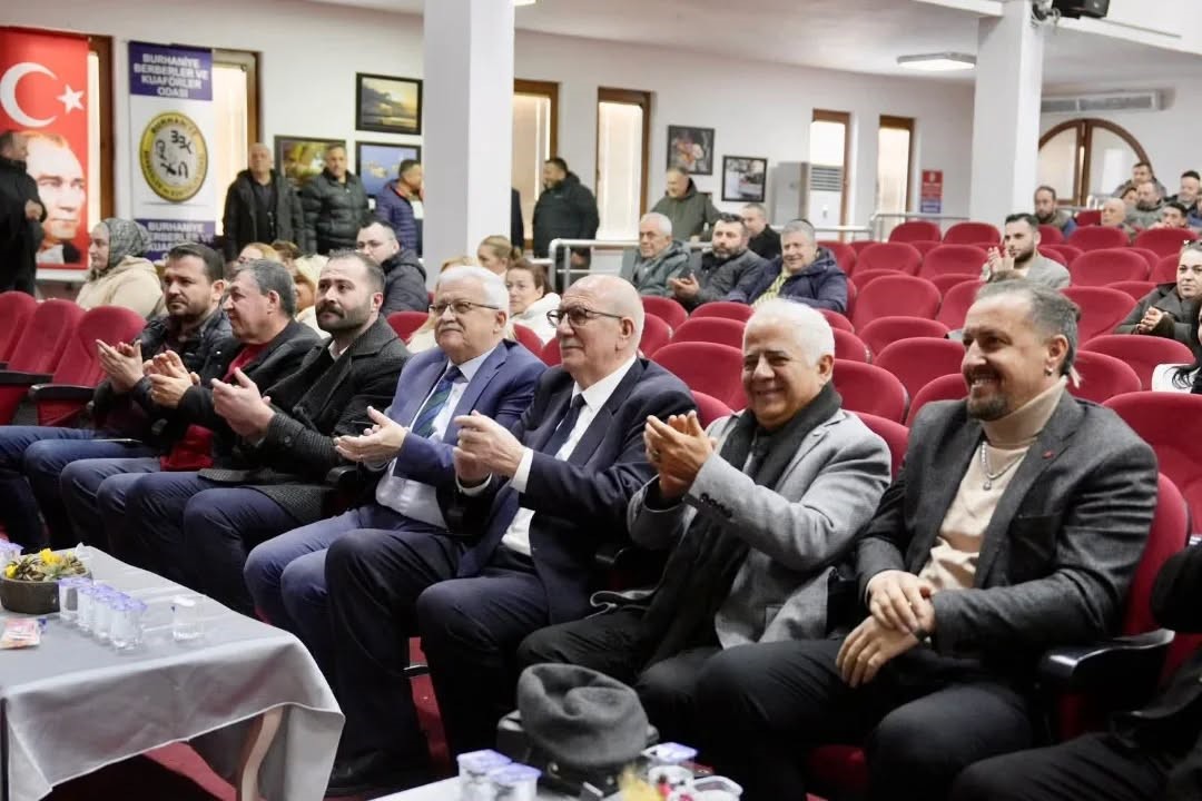 Burhaniye’ de Berberler ve Kuaförler Odası seçimi yapıldı
