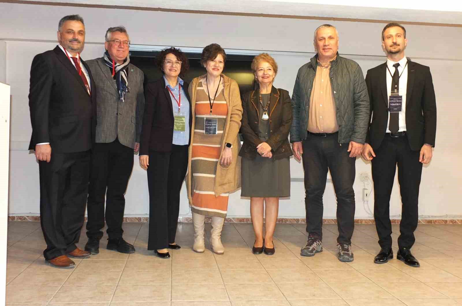 Burhaniye’ de çalıştay öğrencileri akademisyenlerle buluşturdu
