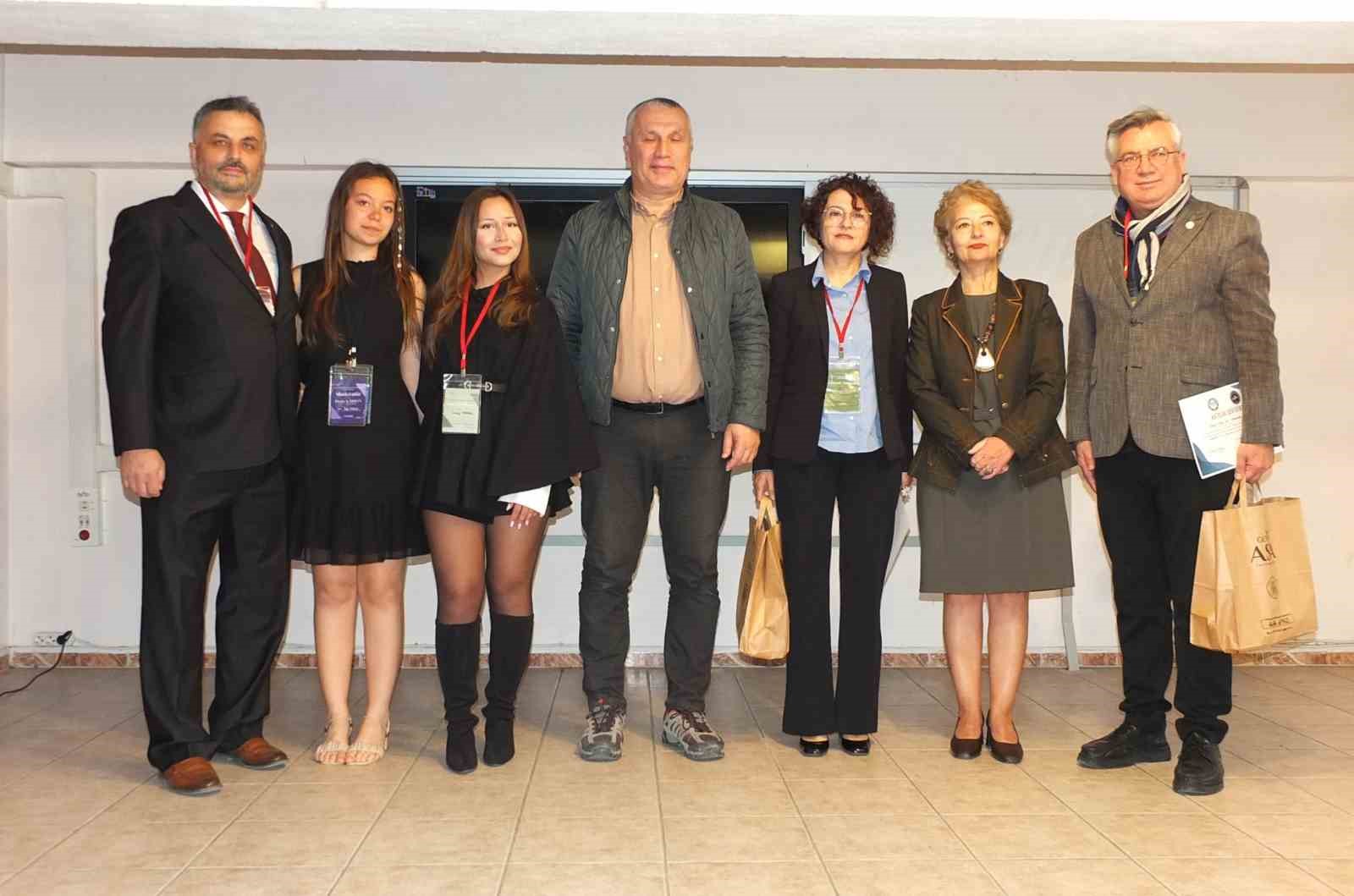 Burhaniye’ de çalıştay öğrencileri akademisyenlerle buluşturdu
