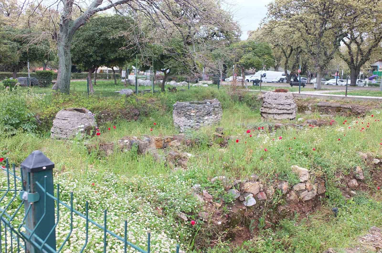 Burhaniye’de Adramytteion Antik Kenti ilgi görüyor
