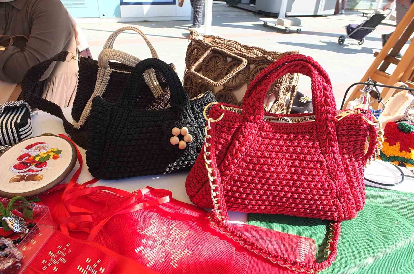 Burhaniye’de Aile Destek Merkezi dönem sergisi açıldı
