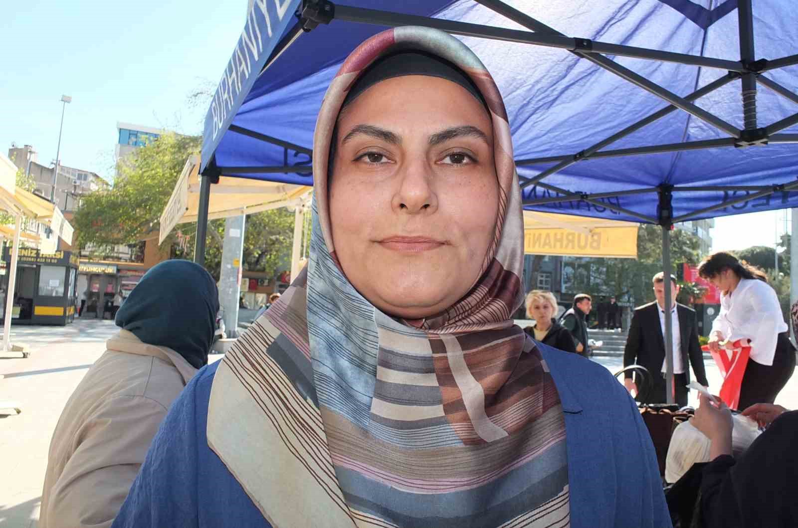 Burhaniye’de Aile Destek Merkezi dönem sergisi açıldı
