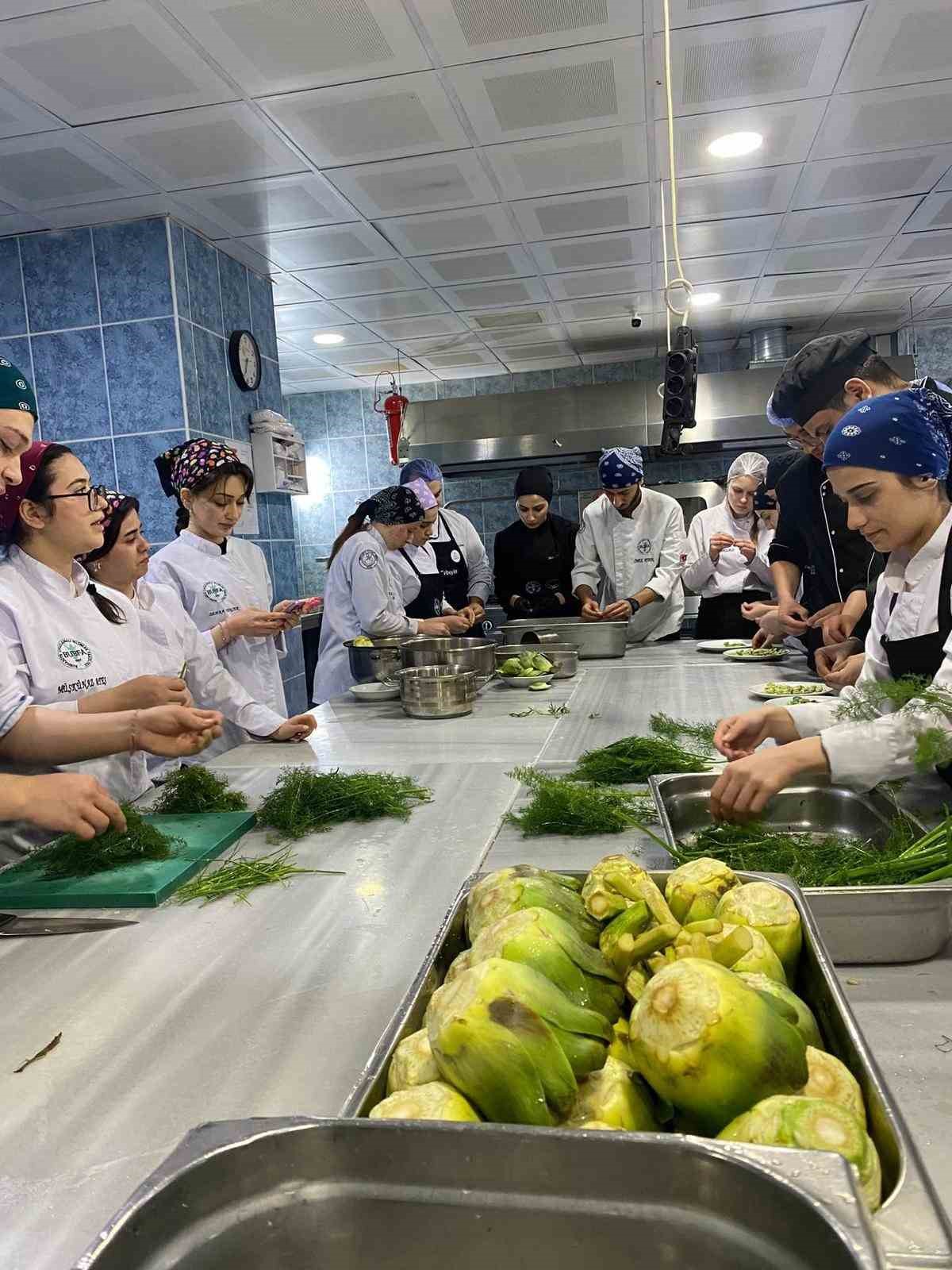 Burhaniye’de Gastronomide zeytinyağı deneyimi gerçekleştirildi
