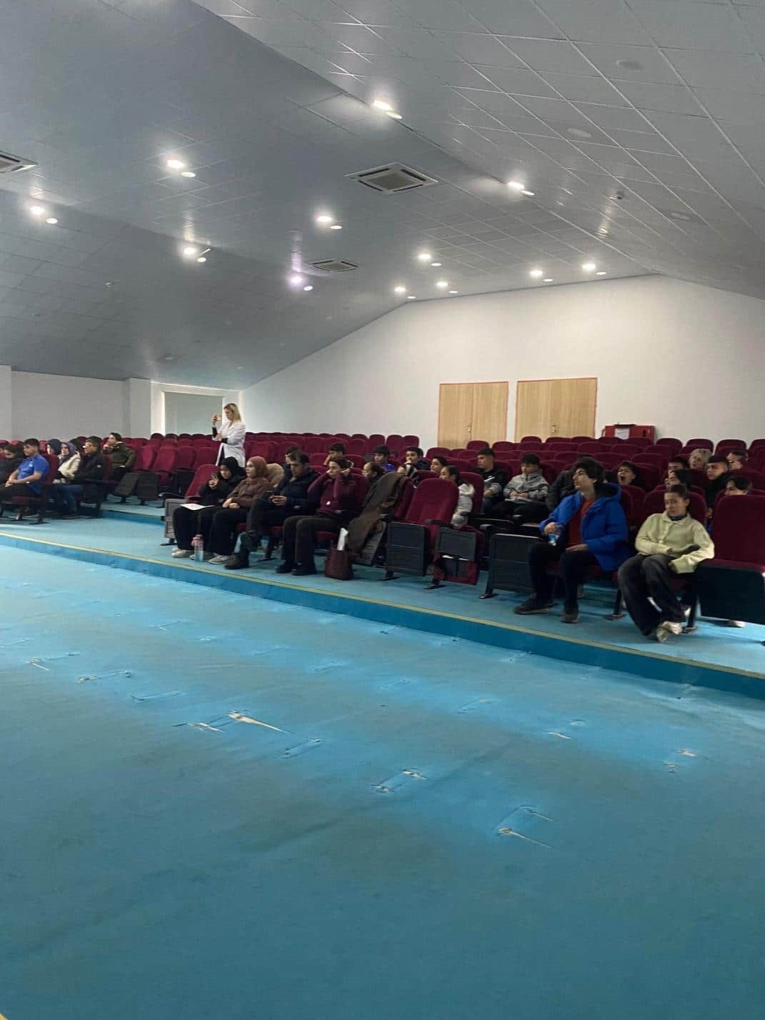 Burhaniye’de Geleceğe Çare etkinliklerinde münazara yarışmaları başladı
