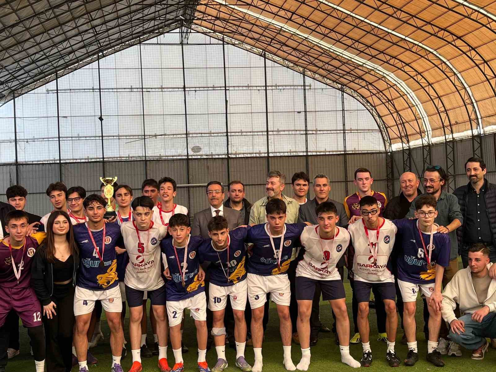 Burhaniye’de Gençlik Futbol Müsabakası finali yapıldı
