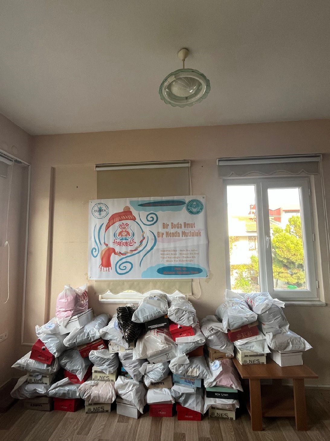 Burhaniye’de ihtiyaç sahibi öğrencilere kışlık destek sağlandı
