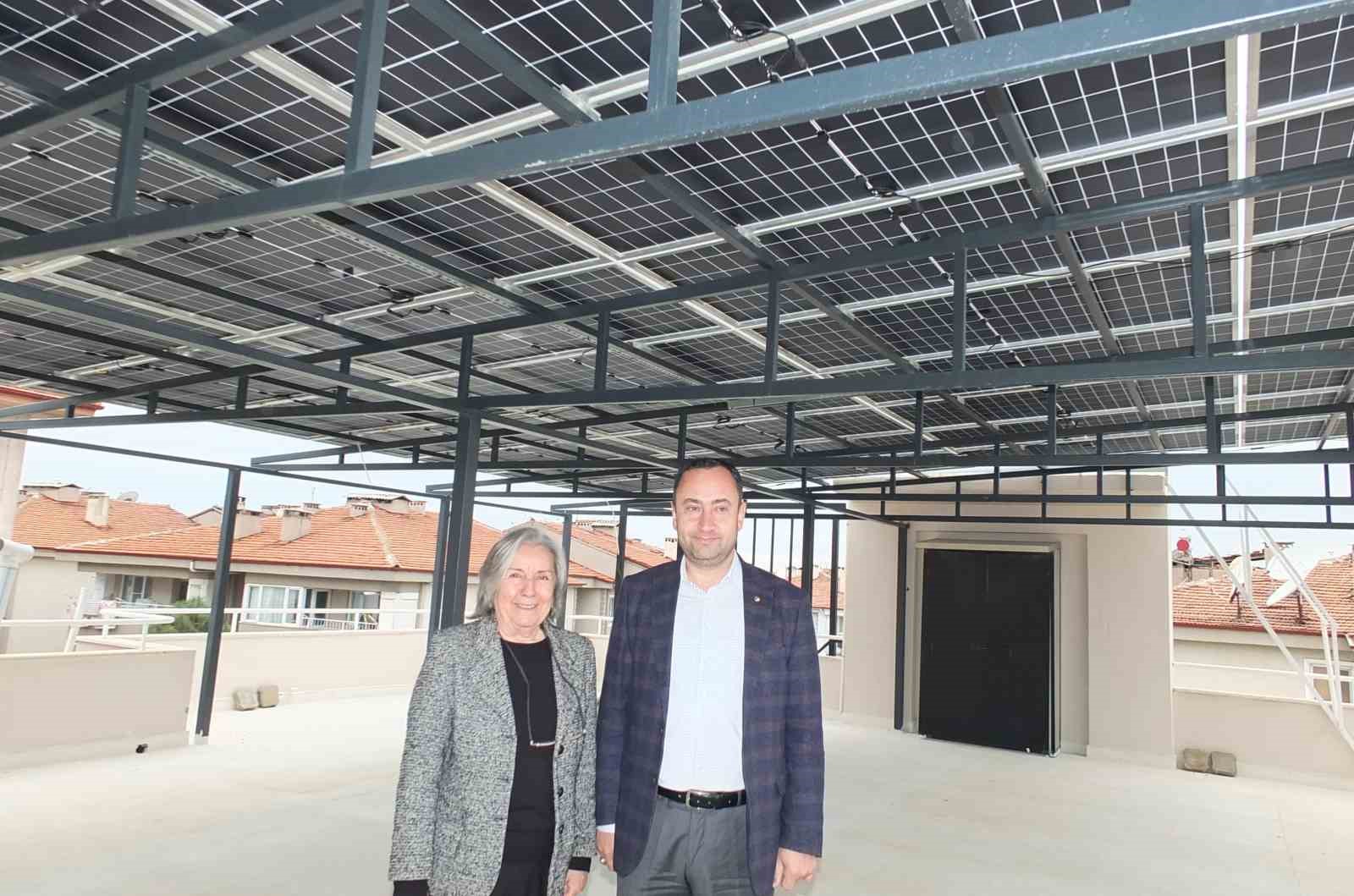 Burhaniye’de Kenan Sucuoğlu Huzurevi imeceyle 5 yıldızlı otel gibi oldu
