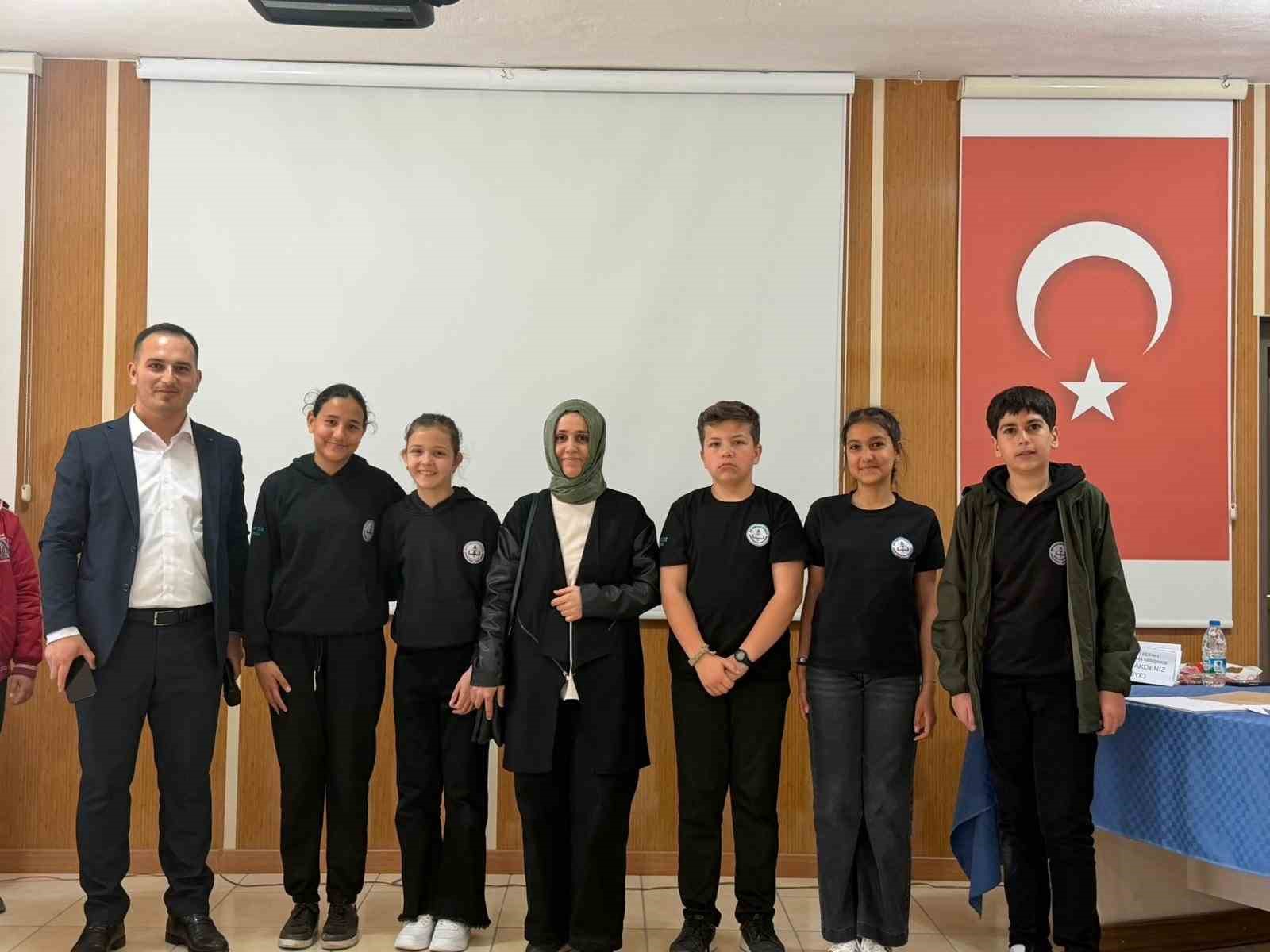 Burhaniye’de öğrenciler arasında bilgi yarışması yapıldı
