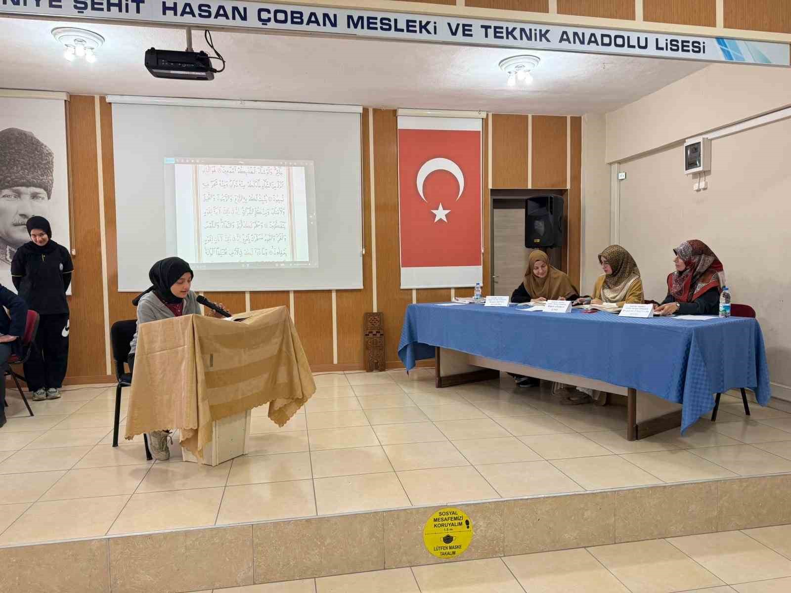 Burhaniye’de öğrenciler arasında bilgi yarışması yapıldı
